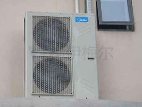 室外機(jī)安裝空間散熱良好，不影響維修
